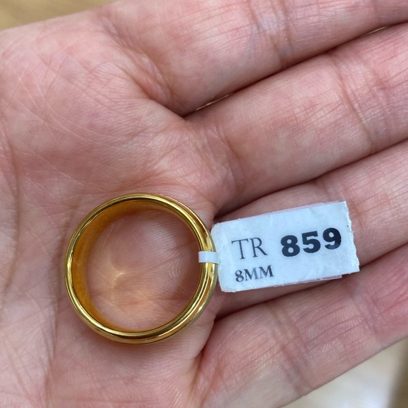 8mm Men Women Tungsten Ring Yellow Gold plated Sand tone finish - Picture 7 of 8